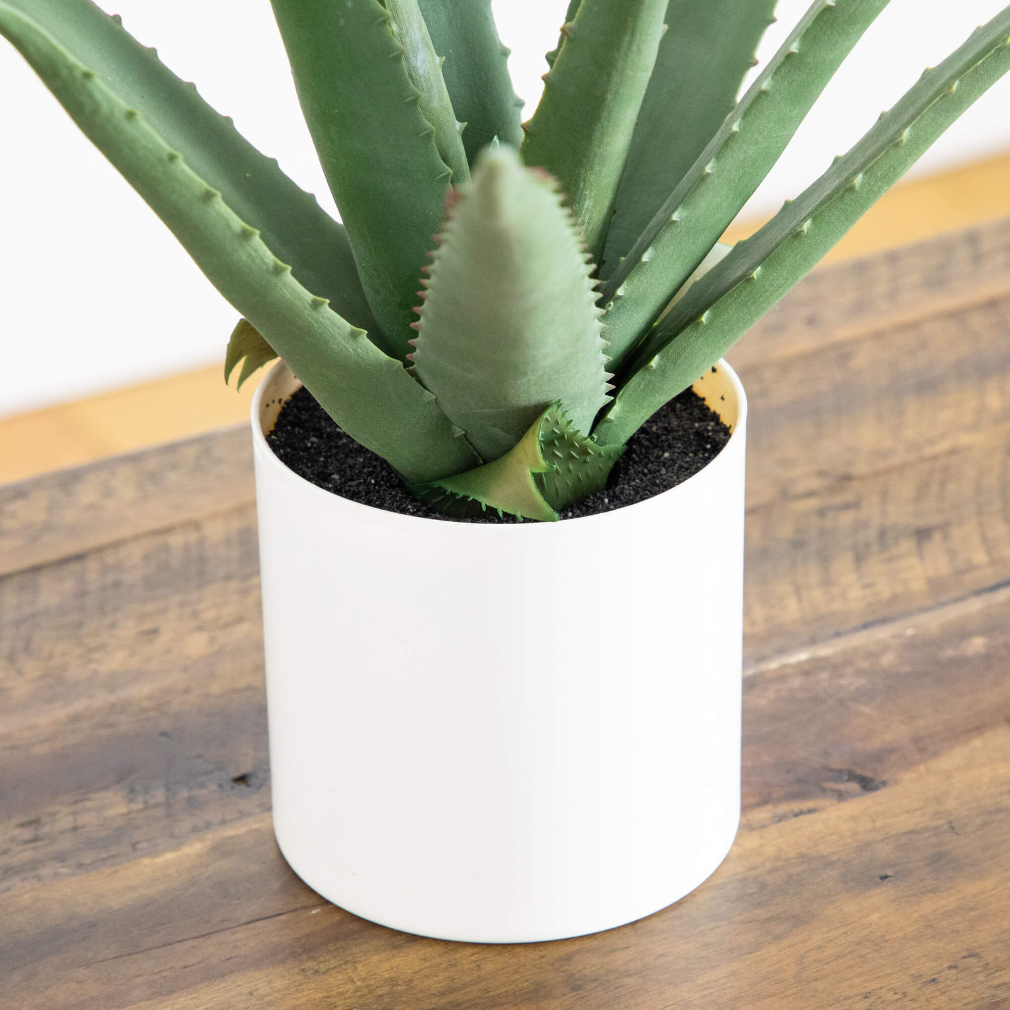 Artificial Agave Plant 17.5 Inch Spiky Leaves Desktop Decor with Planter - Image 4